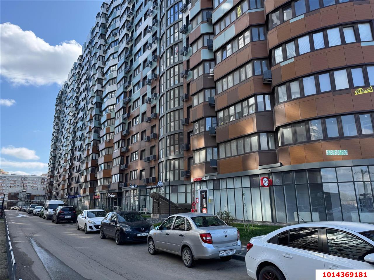 Фото №1: Торговое помещение 127&nbsp;м², 1/15&nbsp;эт. - Краснодар, Прикубанский внутригородской округ, Россинского, мкр. жилой комплекс Россинский Парк, ул. Командорская, 15