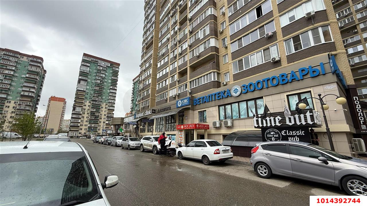 Фото №6: Торговое помещение 90&nbsp;м², 20&nbsp;эт. - Краснодар, Прикубанский внутригородской округ, мкр. ЖК Бауинвест, ул. имени 40-летия Победы, 186к1