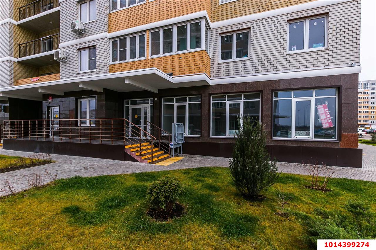 Фото №2: Торговое помещение 49&nbsp;м², 1/13&nbsp;эт. - Краснодар, Прикубанский внутригородской округ, Славянский, мкр. Светлоград, ул. Красных Партизан, 1/3к10