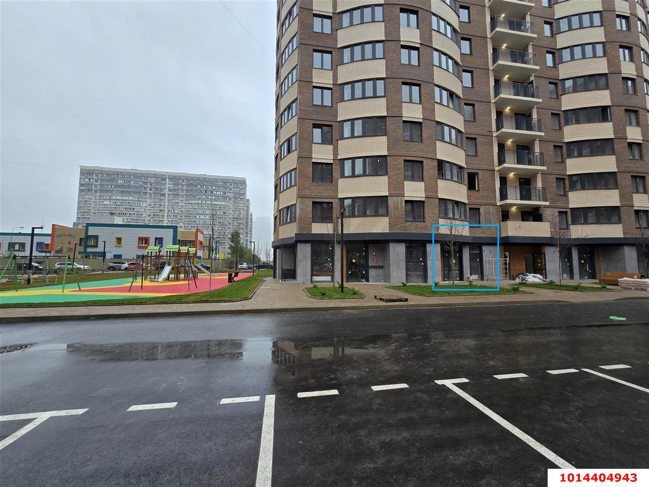 Фото №1: Торговое помещение 46&nbsp;м², 1/19&nbsp;эт. - Краснодар, Прикубанский внутригородской округ, имени Петра Метальникова, мкр. ЖК Лучший
