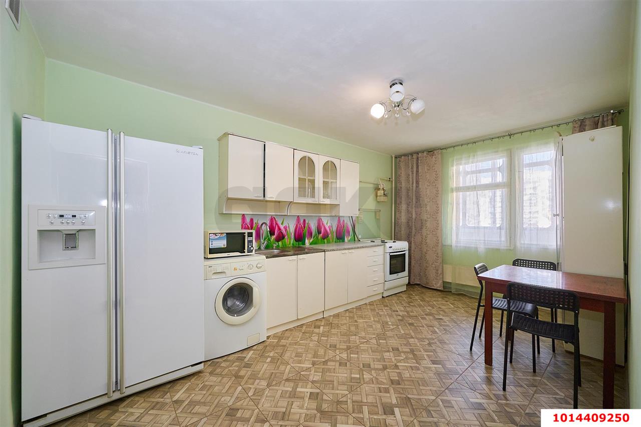 Фото №1: 3-комнатная квартира 80&nbsp;м², 5/10&nbsp;эт. - Краснодар, Западный внутригородской округ, мкр. Юбилейный, ул. Рождественская набережная, 29