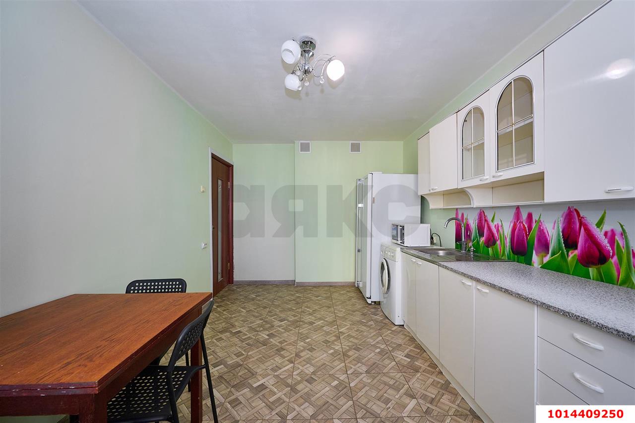 Фото №2: 3-комнатная квартира 80&nbsp;м², 5/10&nbsp;эт. - Краснодар, Западный внутригородской округ, мкр. Юбилейный, ул. Рождественская набережная, 29