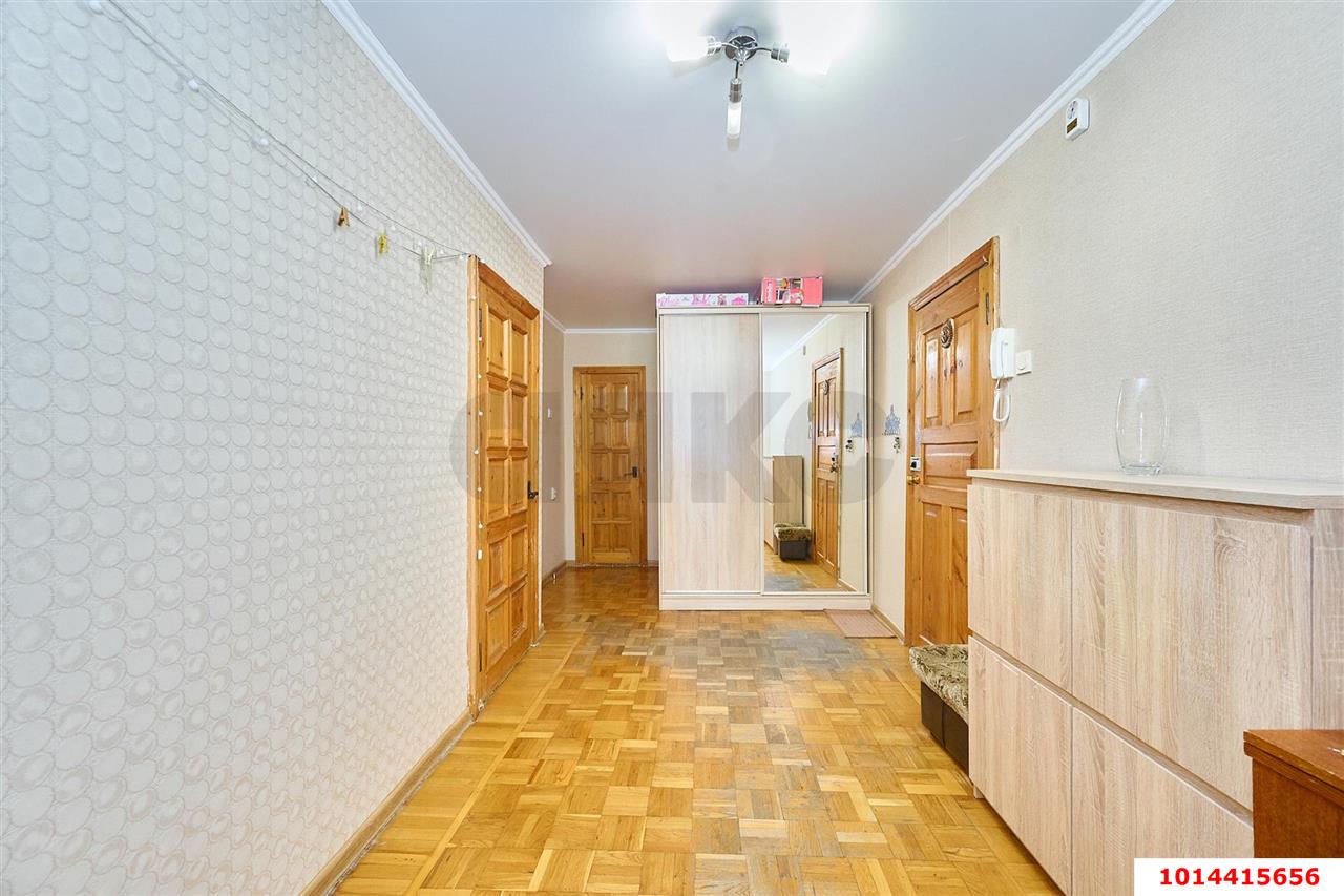 Фото №11: 3-комнатная квартира 72&nbsp;м², 6/14&nbsp;эт. - Краснодар, Западный внутригородской округ, Горгаз, мкр. Центральный, ул. Красина, 3/3