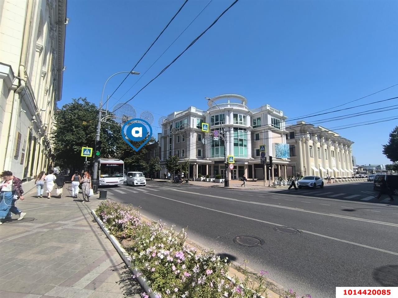 Фото №1: Отдельное здание 336&nbsp;м², 1/3&nbsp;эт. - Краснодар, Центральный внутригородской округ, мкр. Центральный, ул. Красная, 68