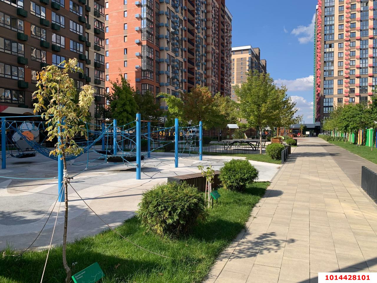 Фото №1: Студия 28&nbsp;м², 14/18&nbsp;эт. - Знаменский, Карасунский внутригородской округ, мкр. Родные Просторы, ул. Природная, 10Бк24