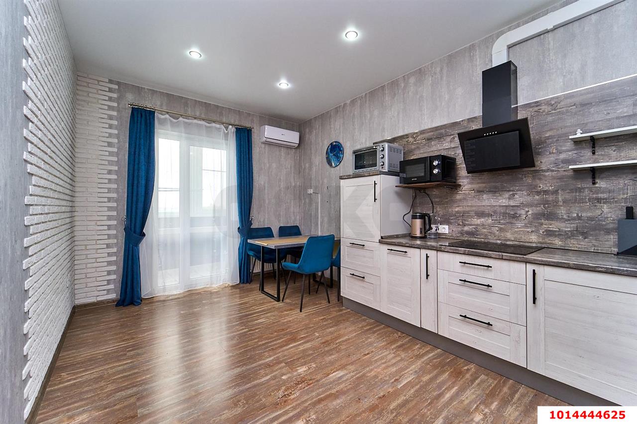 Фото №2: 1-комнатная квартира 51&nbsp;м², 6/21&nbsp;эт. - Краснодар, Центральный внутригородской округ, Дубинка, жилой комплекс Радонеж, мкр. Черёмушки, ул. Вишняковой, 1/23к2