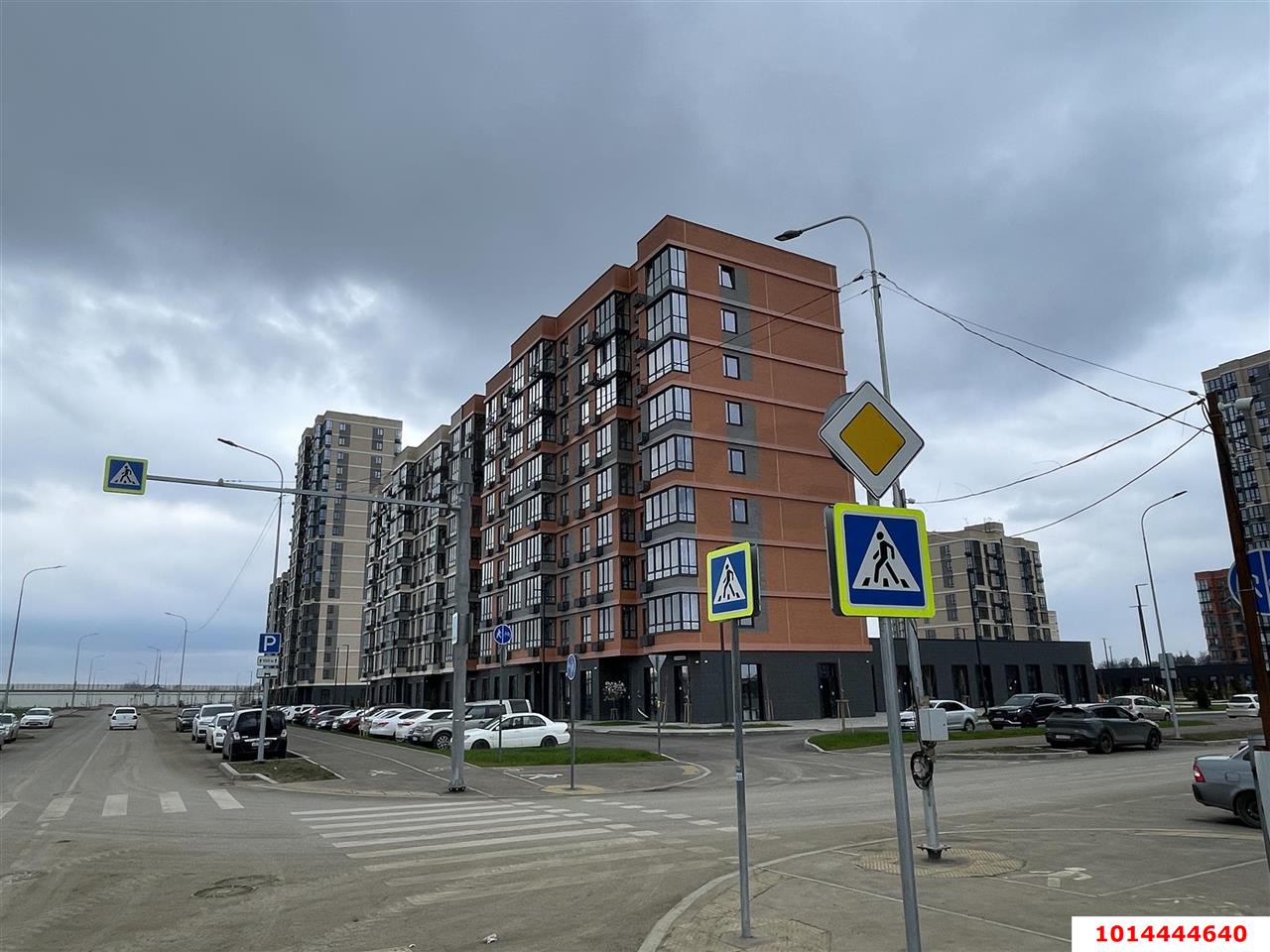 Фото №1: Торговое помещение 95&nbsp;м², 1/9&nbsp;эт. - Краснодар, Прикубанский внутригородской округ, мкр. ЖК Тёплые Края, ул. имени Виктора Анфиногенова, 12к3