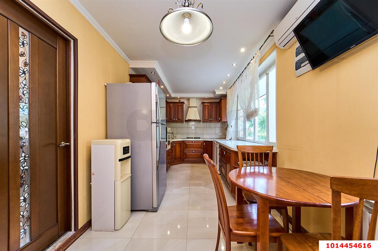 Фото №2: Дом 204&nbsp;м² + 4&nbsp;сот., 2&nbsp;эт. - Краснодар, Карасунский внутригородской округ, мкр. Хлопчато-бумажный Комбинат, ул. Луначарского, 37