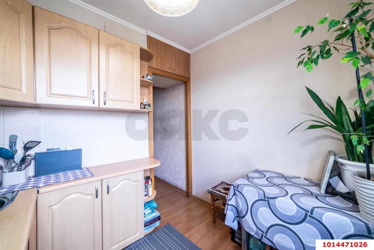 Фото №2: 3-комнатная квартира 67&nbsp;м², 5/5&nbsp;эт. - Краснодар, Сельскохозяйственный Институт, мкр. Западный внутригородской округ, ул. Урицкого, 6