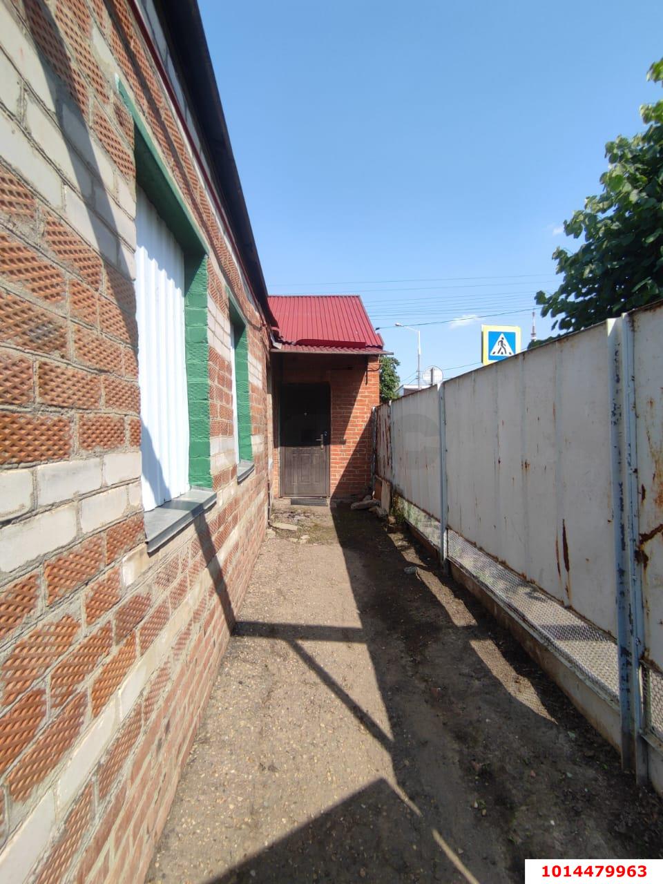 Фото №4: Часть дома 40&nbsp;м² + 1.45&nbsp;сот., 1&nbsp;эт. - Краснодар, Центральный внутригородской округ, Покровка, мкр. Центральный, ул. Кутузова, 9