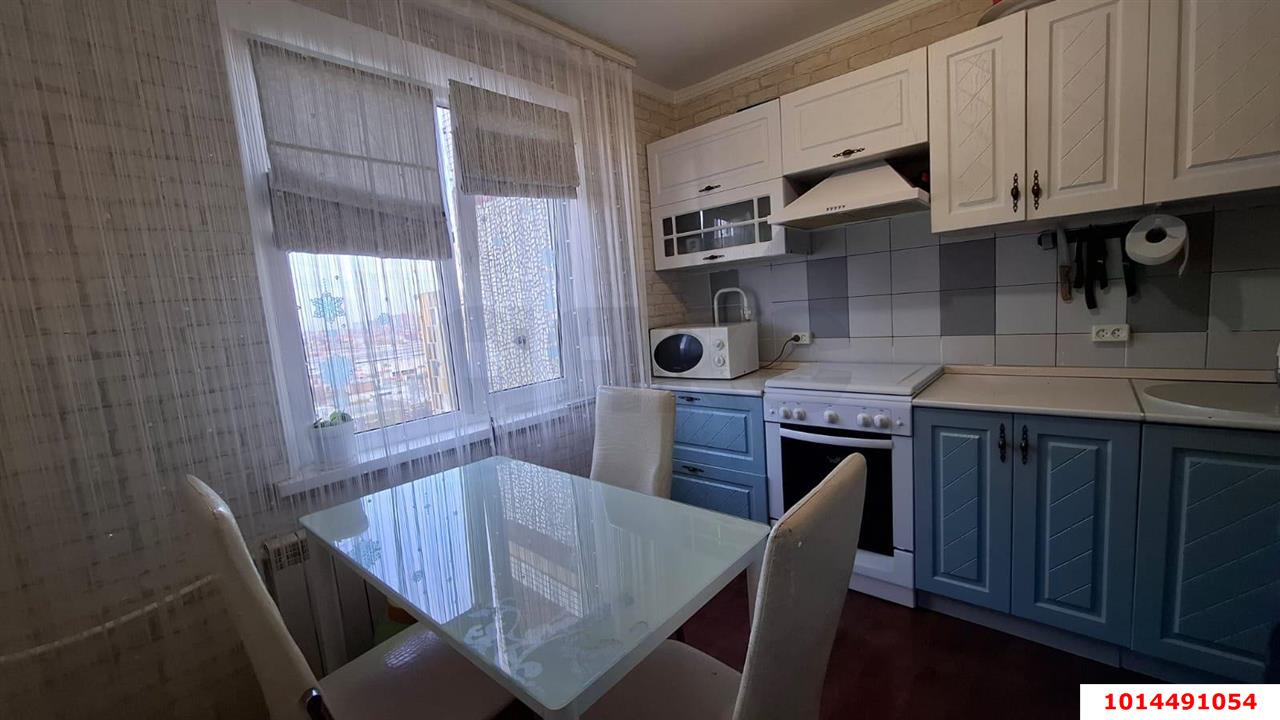Фото №1: 3-комнатная квартира 67&nbsp;м², 9/9&nbsp;эт. - Краснодар, Карасунский внутригородской округ, мкр. Комсомольский, ул. Уральская, 182
