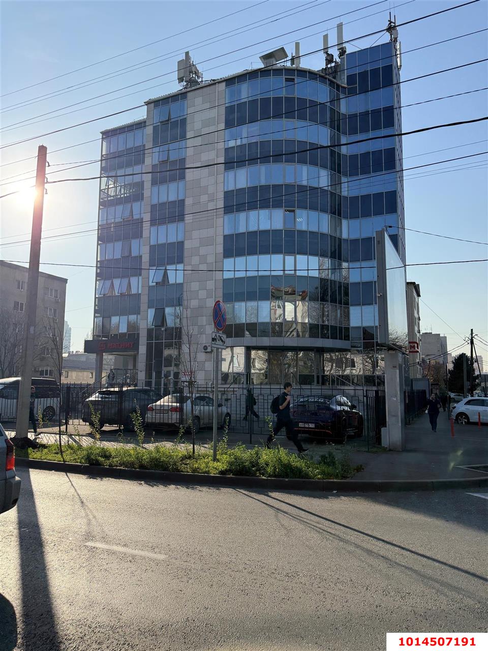 Фото №1: Торговое помещение 250&nbsp;м², 1/8&nbsp;эт. - Краснодар, мкр. Западный внутригородской округ, ул. имени Дзержинского, 7