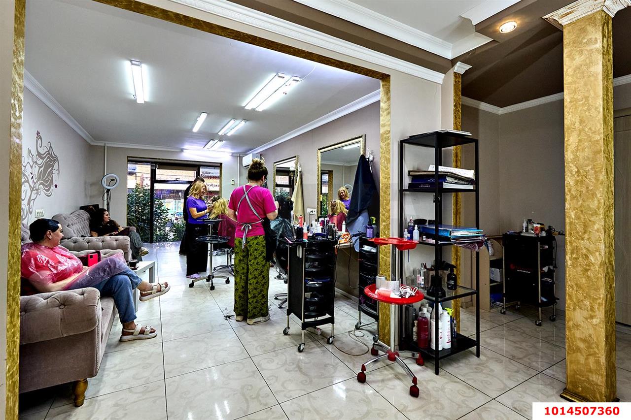 Фото №10: Торговое помещение 128&nbsp;м², 1/9&nbsp;эт. - Краснодар, Западный внутригородской округ, мкр. Юбилейный, б-р Платановый, 15