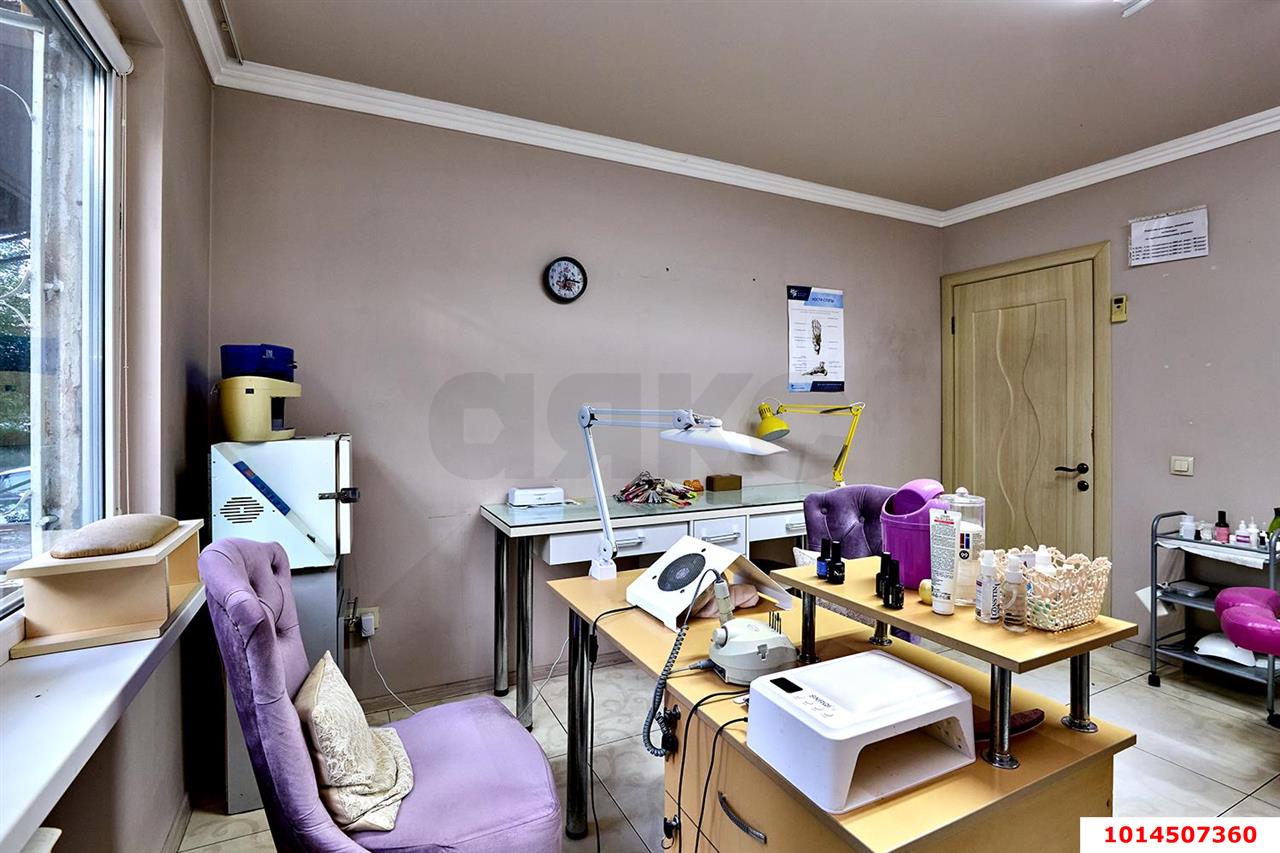 Фото №6: Торговое помещение 128&nbsp;м², 1/9&nbsp;эт. - Краснодар, Западный внутригородской округ, мкр. Юбилейный, б-р Платановый, 15