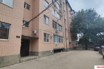 Фото №1: 2-комнатная квартира 55 м², 1/6 эт. - Краснодар, мкр. Сады Калинина, ул. Екатеринодарская, 10