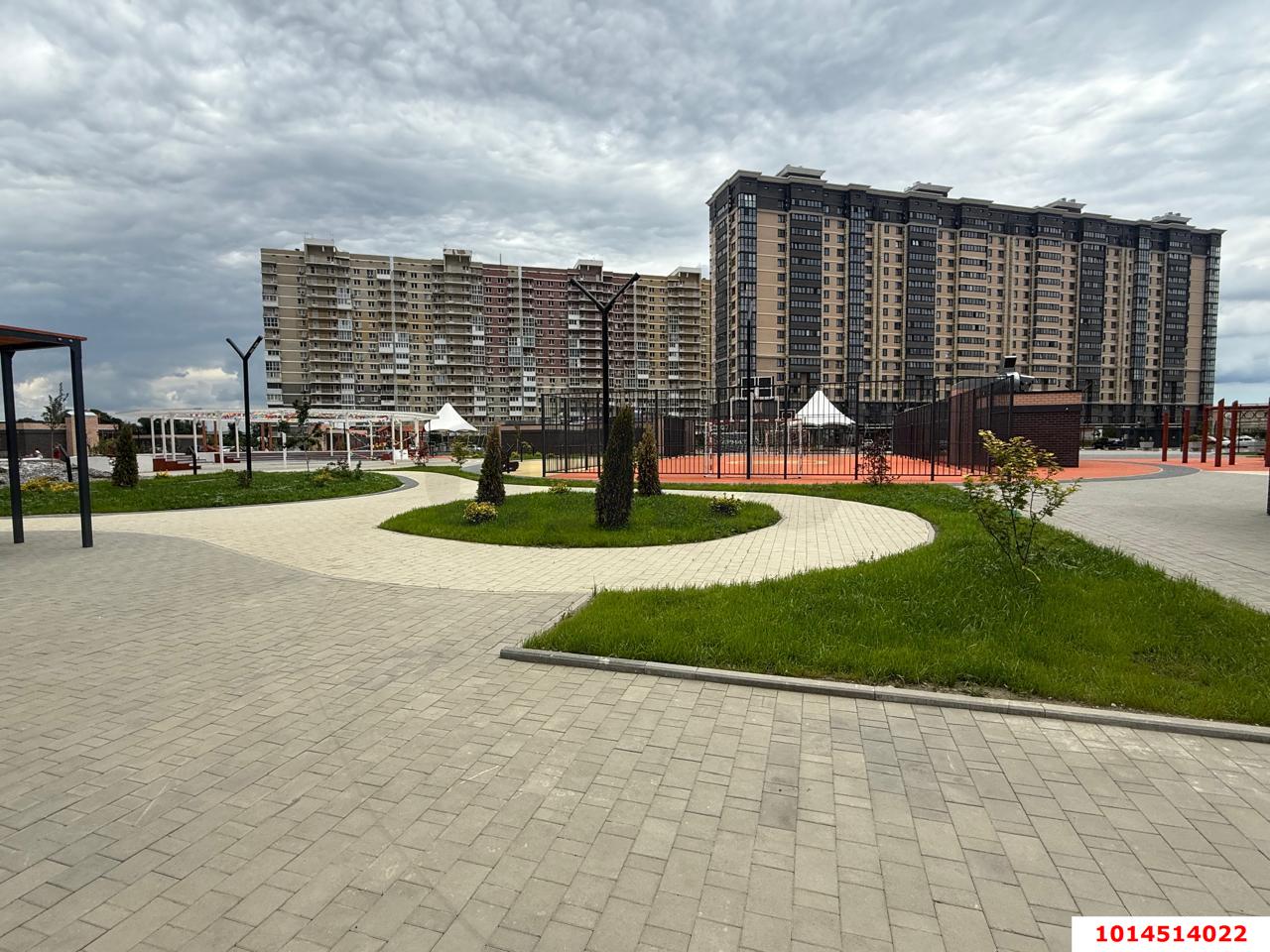 Фото №1: Торговое помещение 82&nbsp;м², 1/25&nbsp;эт. - Краснодар, Прикубанский внутригородской округ, мкр. жилой комплекс Сармат, ул. Константина Гондаря, 98к1