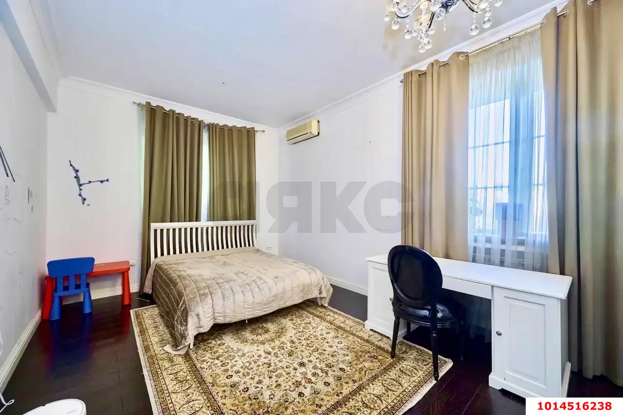 Фото №11: 3-комнатная квартира 120&nbsp;м², 3/5&nbsp;эт. - Краснодар, мкр. Западный внутригородской округ, ул. Рашпилевская, 132