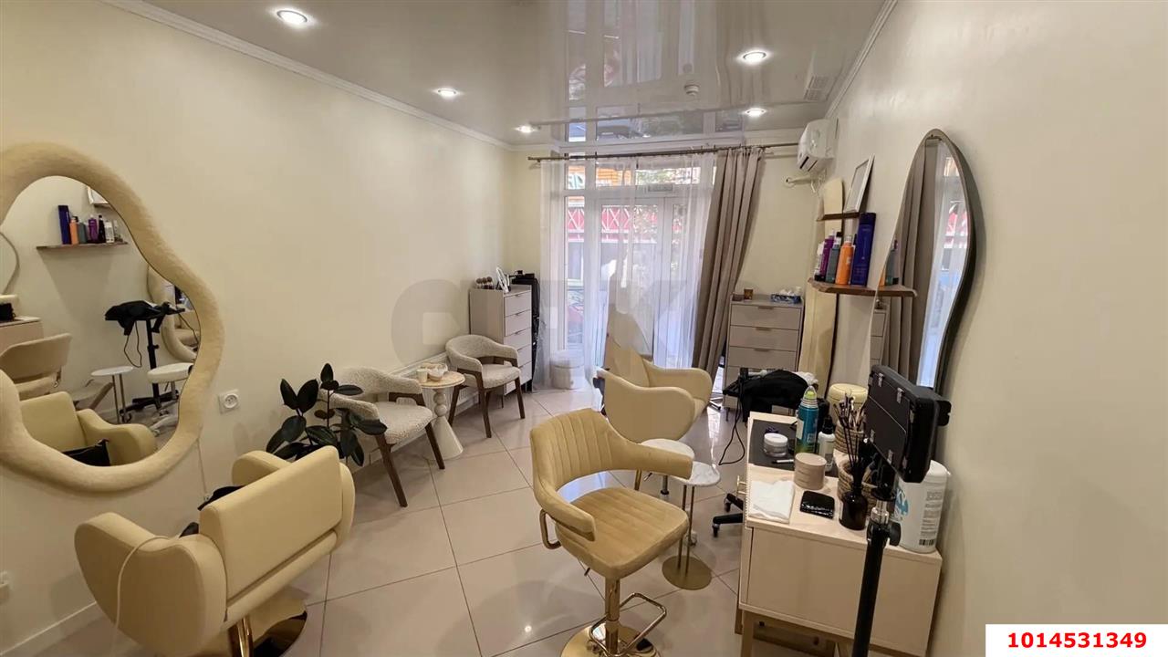 Фото №3: Торговое помещение 61&nbsp;м², 1/24&nbsp;эт. - Краснодар, Прикубанский внутригородской округ, Панорама, мкр. ЖК Севастопольский, ул. Восточно-Кругликовская, 20