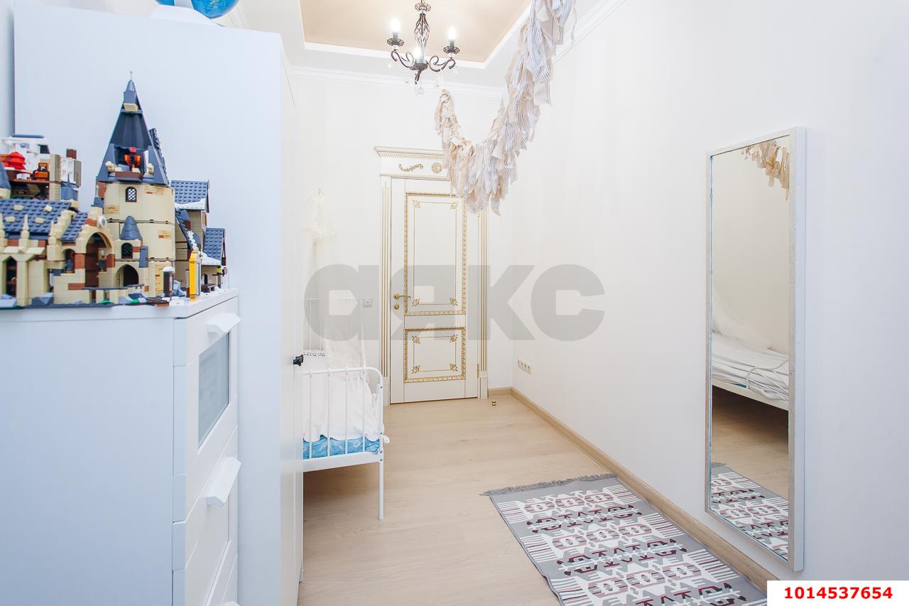 Фото №11: 3-комнатная квартира 130&nbsp;м², 8/16&nbsp;эт. - Краснодар, Западный внутригородской округ, мкр. Центральный, ул. Кубанская набережная, 23/1