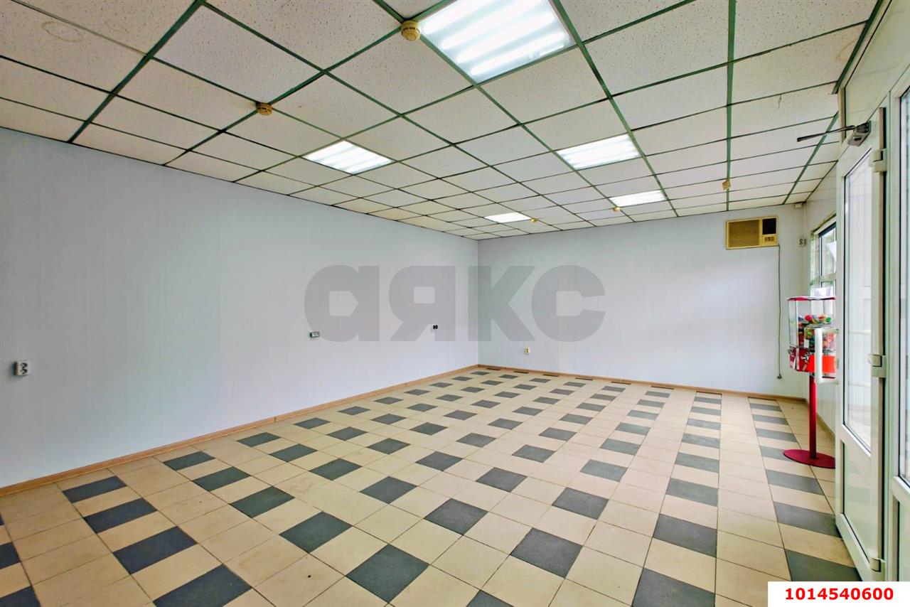 Фото №1: Торговое помещение 50&nbsp;м², 1/1&nbsp;эт. - Краснодар, Карасунский внутригородской округ, мкр. Камвольно-суконный Комбинат, ул. Сормовская, 14