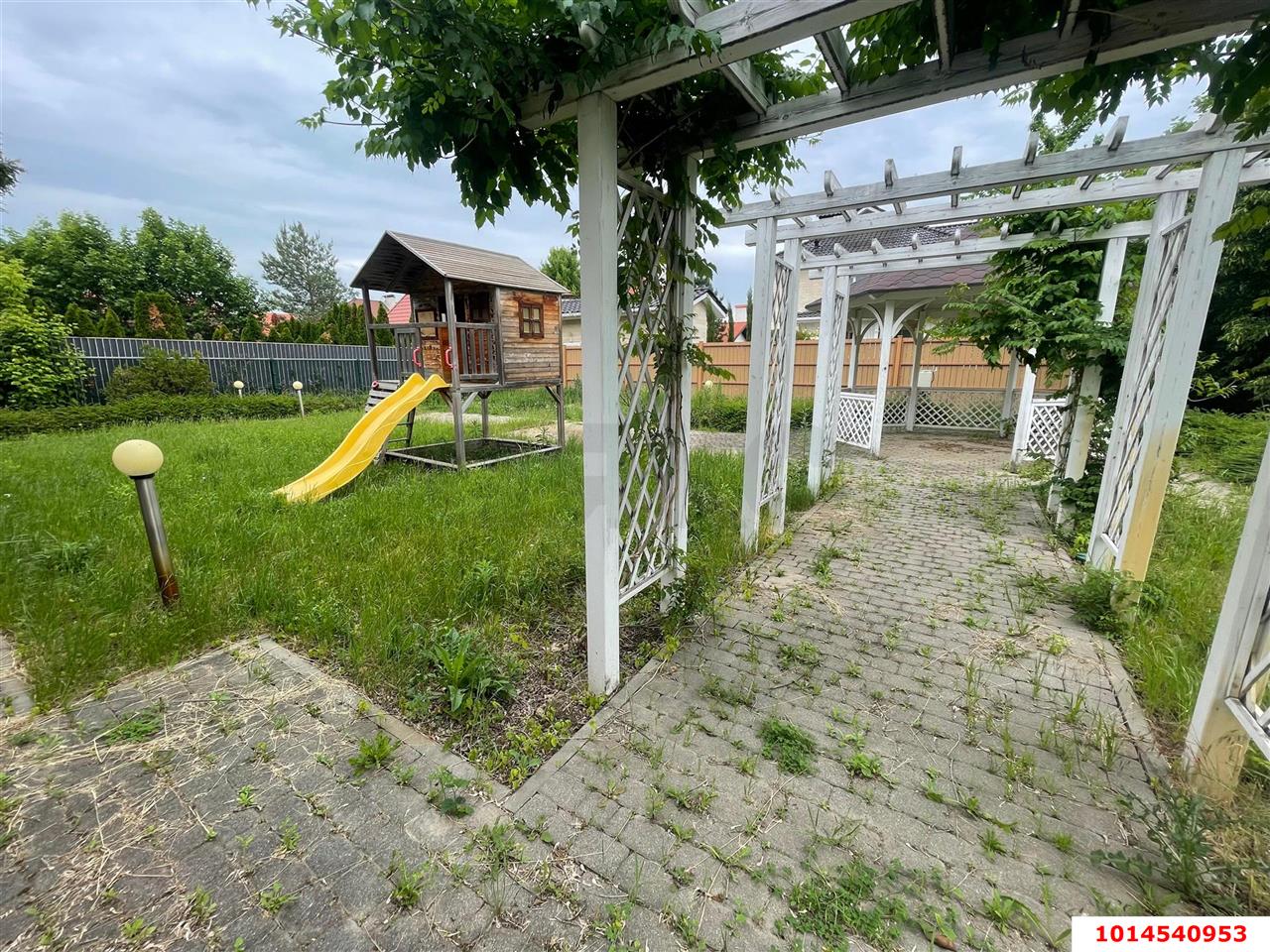 Фото №2: Дом 402&nbsp;м² + 10.3&nbsp;сот., 3&nbsp;эт. - Краснодар, Прикубанский внутригородской округ, мкр. Немецкая Деревня, ул. Гамбургская, 19