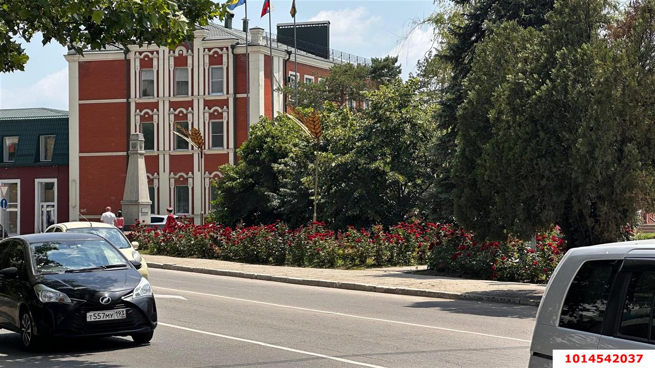 Фото №9: Торговое помещение 1000&nbsp;м², 3/3&nbsp;эт. - Абинск, ул. Советов, 43Б