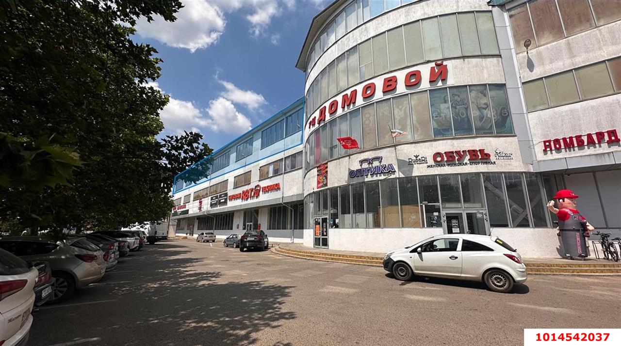 Фото №1: Торговое помещение 1000&nbsp;м², 3/3&nbsp;эт. - Абинск, ул. Советов, 43Б