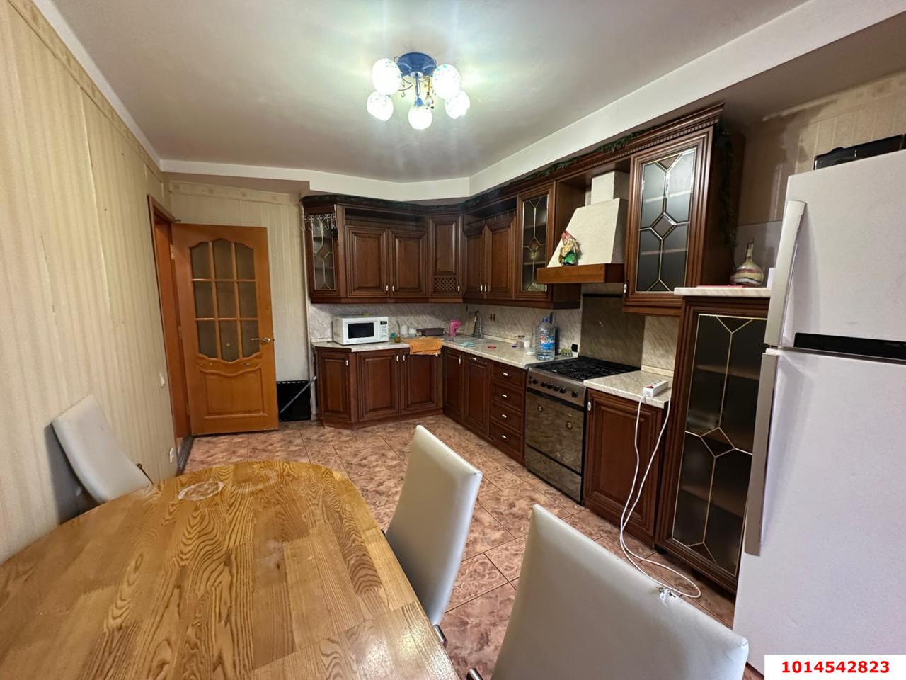 Фото №2: 3-комнатная квартира 90&nbsp;м², 2/10&nbsp;эт. - Краснодар, Западный внутригородской округ, мкр. Юбилейный, ул. Рождественская набережная, 17