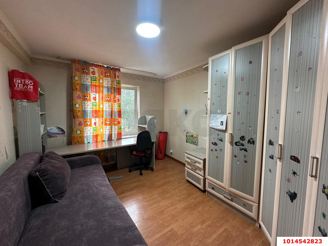 Фото №3: 3-комнатная квартира 90&nbsp;м², 2/10&nbsp;эт. - Краснодар, Западный внутригородской округ, мкр. Юбилейный, ул. Рождественская набережная, 17