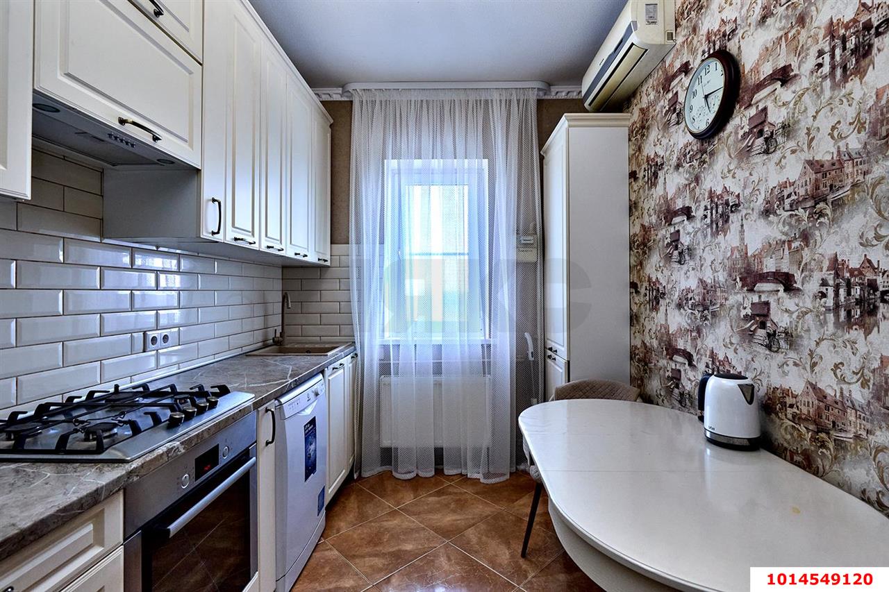 Фото №1: 4-комнатная квартира 107&nbsp;м², 4/4&nbsp;эт. - Яблоновский, ул. Советская, 6