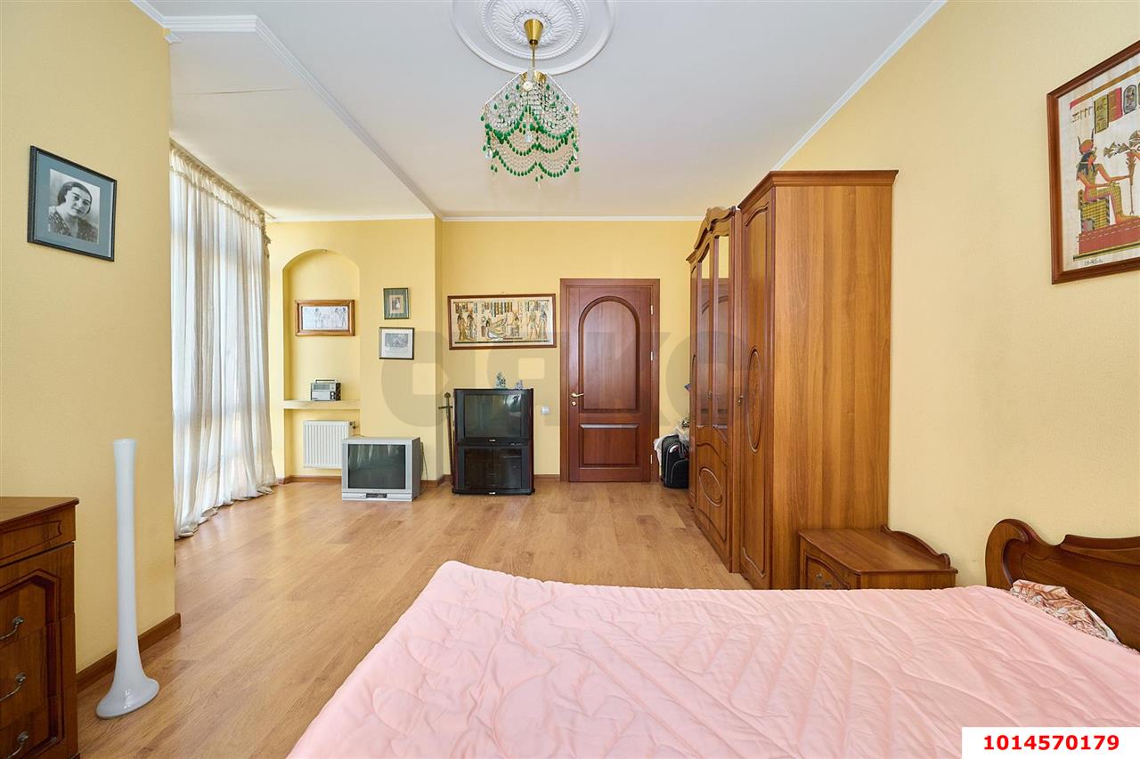 Фото №8: 3-комнатная квартира 170&nbsp;м², 9/11&nbsp;эт. - Краснодар, Западный внутригородской округ, Горгаз, мкр. Центральный, ул. Красина, 9/1