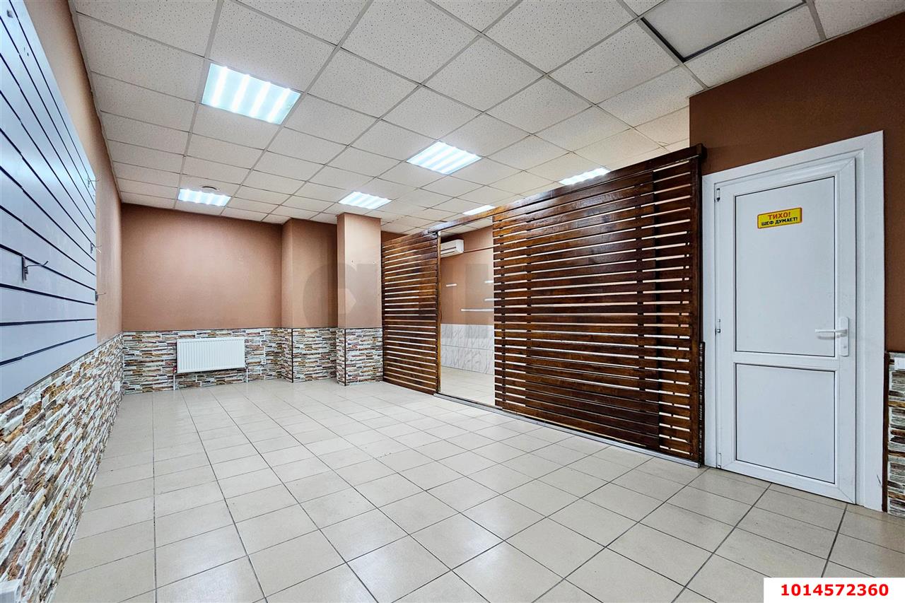 Фото №2: Торговое помещение 37&nbsp;м², 16&nbsp;эт. - Краснодар, Прикубанский внутригородской округ, Панорама, мкр. ЖК Панорама, ул. Восточно-Кругликовская, 22/3