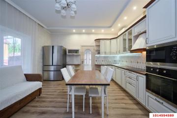 Фото №1: Дом 161&nbsp;м² + 3.9&nbsp;сот., 2&nbsp;эт. - Российский, мкр. Прикубанский внутригородской округ, ул. Бархатная, 42