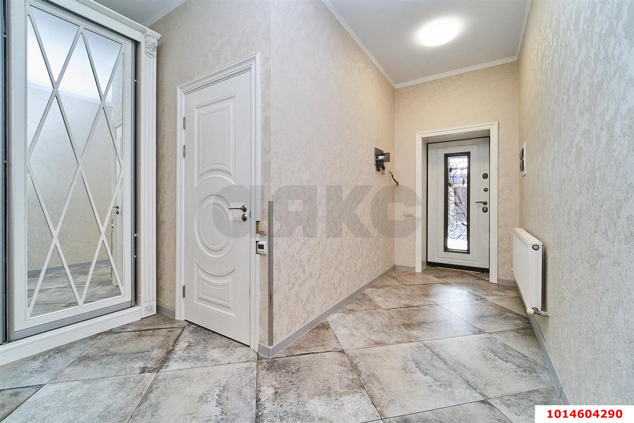 Фото №4: Дом 230&nbsp;м² + 3&nbsp;сот., 2&nbsp;эт. - Краснодар, Прикубанский внутригородской округ, Микрохирургии глаза, мкр. СНТ № 1, ул. Персиковая, 511