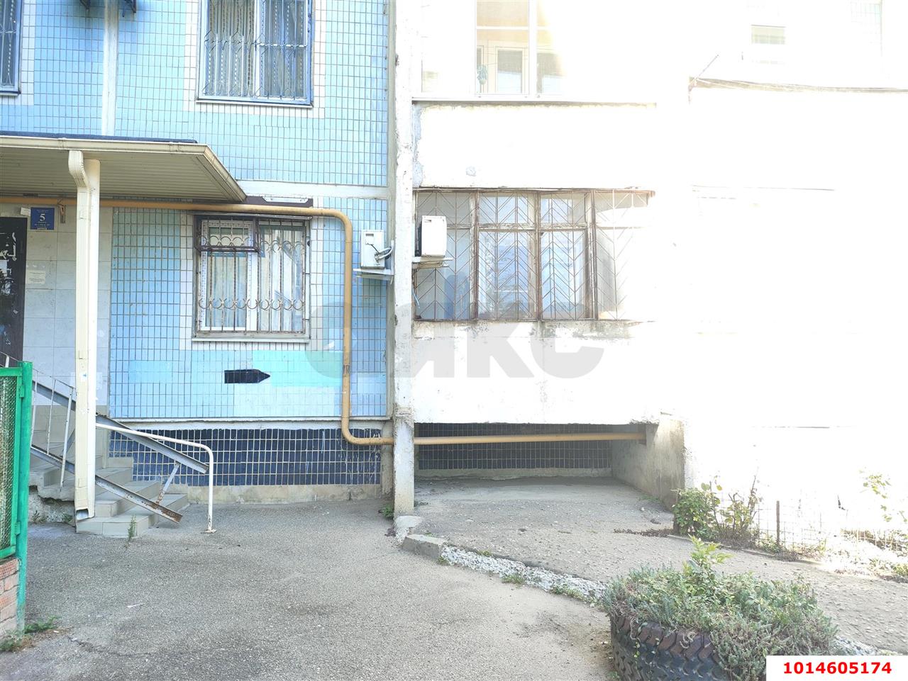 Фото №12: 3-комнатная квартира 70&nbsp;м², 1/9&nbsp;эт. - Краснодар, Западный внутригородской округ, мкр. Юбилейный, ул. 70-летия Октября, 8