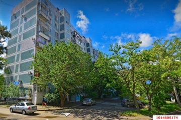 Фото №1: 3-комнатная квартира 64 м², 1/9 эт. - Краснодар, мкр. Юбилейный, ул. 70-летия Октября, 8
