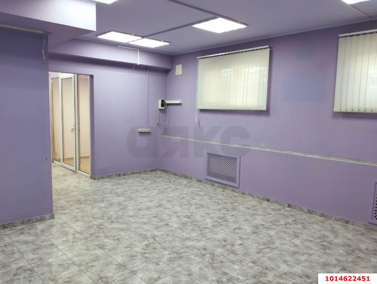 Фото №3: Торговое помещение 49&nbsp;м², 16&nbsp;эт. - Краснодар, Прикубанский внутригородской округ, ж/р Восточный, ул. имени 40-летия Победы, 188