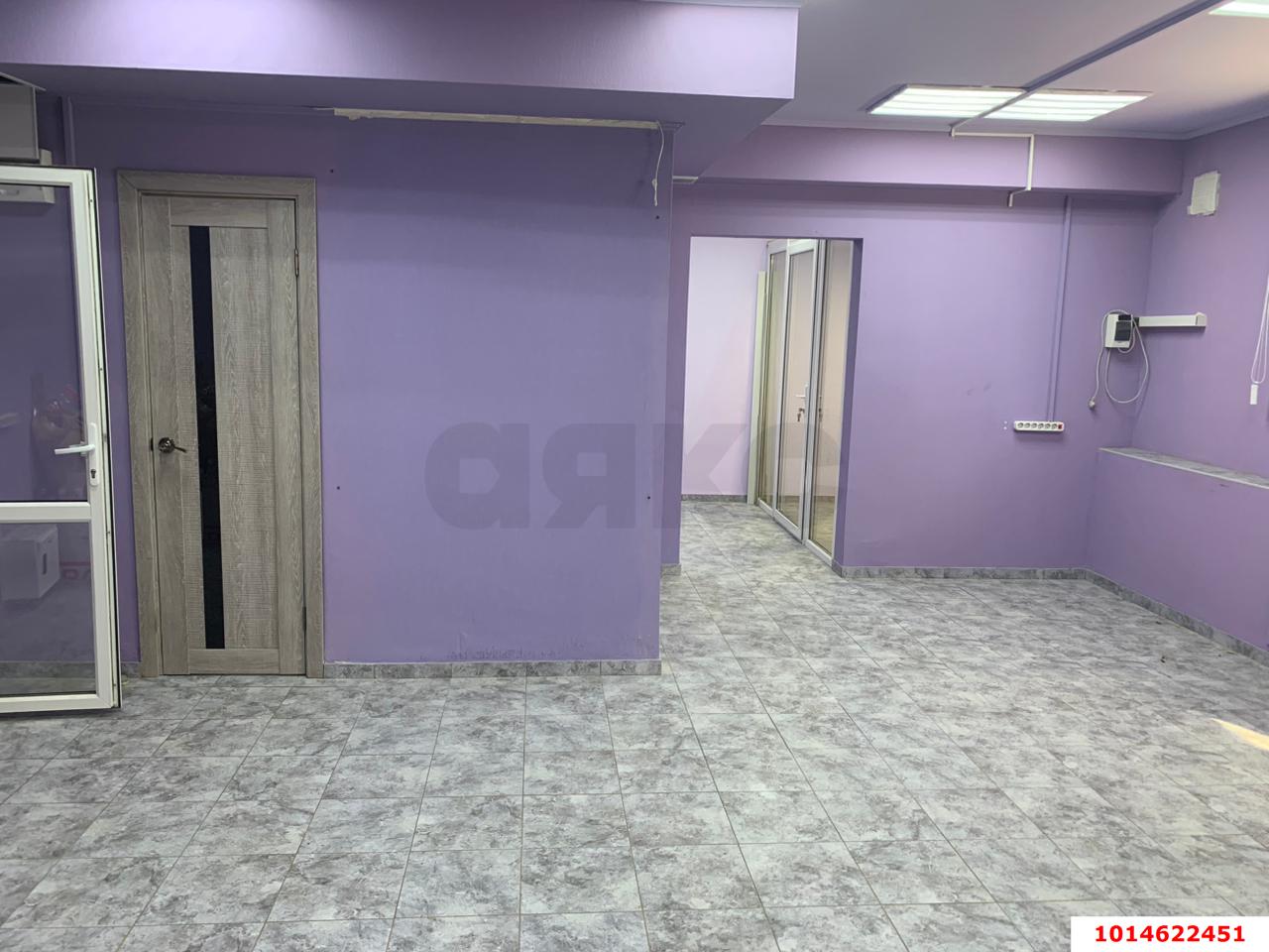 Фото №1: Торговое помещение 49&nbsp;м², 16&nbsp;эт. - Краснодар, Прикубанский внутригородской округ, ж/р Восточный, ул. имени 40-летия Победы, 188