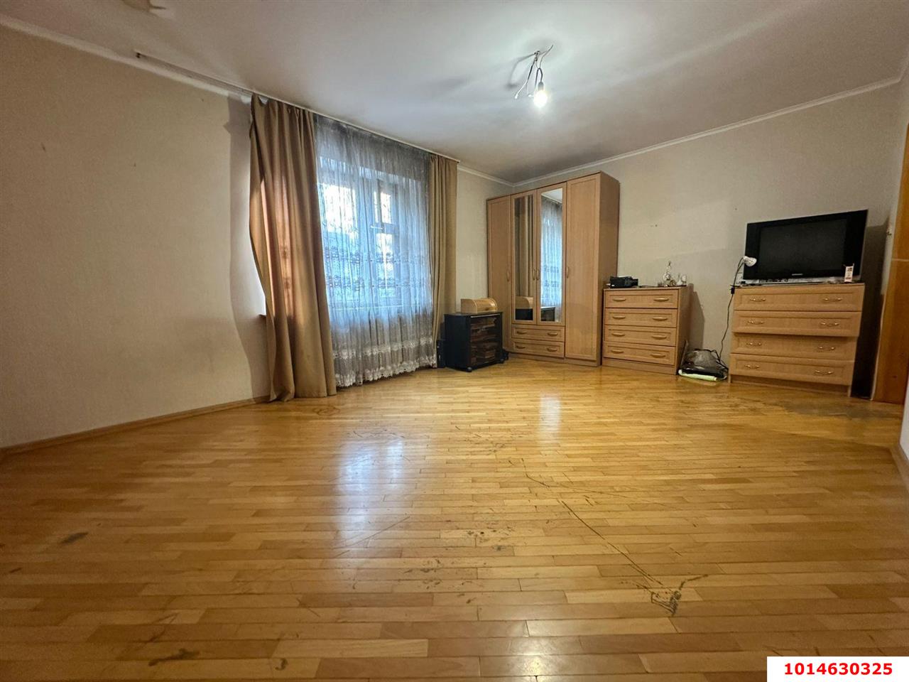 Фото №1: 5+-комнатная квартира 100&nbsp;м², 2/12&nbsp;эт. - Краснодар, Западный внутригородской округ, мкр. Юбилейный, пр-кт Чекистов, 1