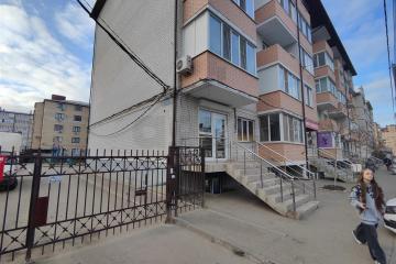 Фото №1: Торговое помещение 85&nbsp;м², 1/5&nbsp;эт. - Российский, мкр. ЖК Елисеевский, ул. Парижская, 5/1