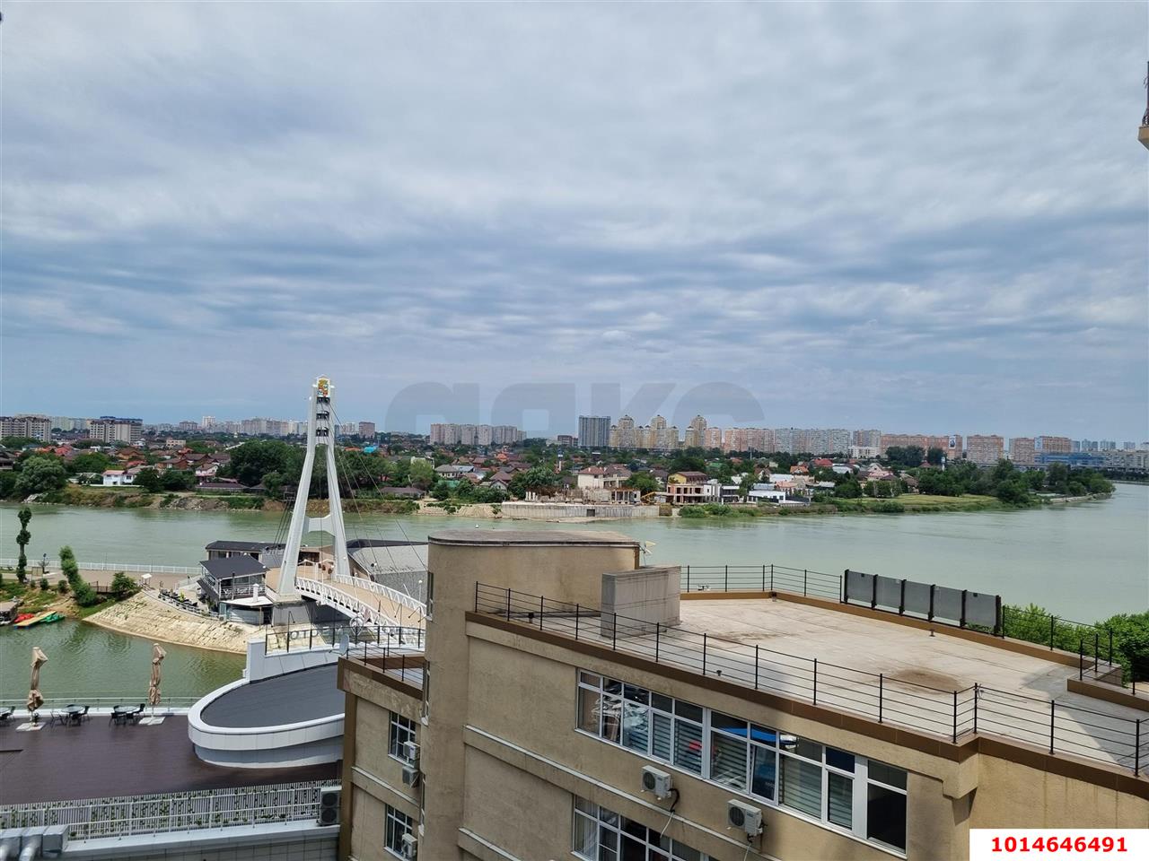 Фото №2: 2-комнатная квартира 96&nbsp;м², 8/17&nbsp;эт. - Краснодар, Западный внутригородской округ, мкр. Центральный, ул. Кубанская набережная, 37/10