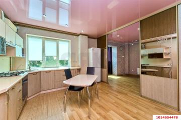 Фото №1: 1-комнатная квартира 40 м², 3/6 эт. - Краснодар, мкр. имени Маршала Жукова, ул. Кореновская, 15/1