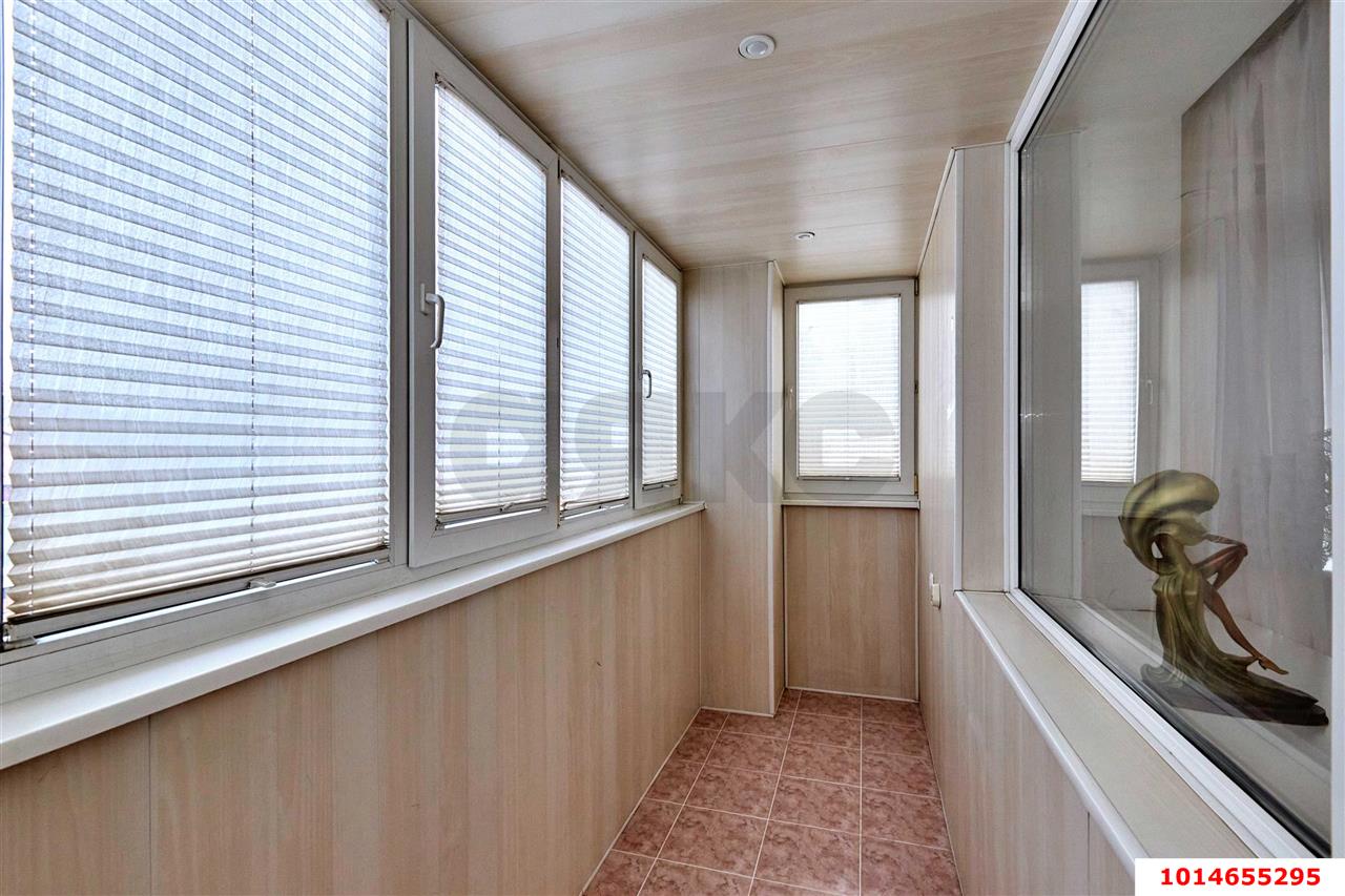 Фото №6: 2-комнатная квартира 73&nbsp;м², 2/6&nbsp;эт. - Краснодар, Западный внутригородской округ, мкр. Фестивальный, ул. Гаражная, 81/9