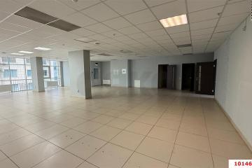 Фото №1: Торговое помещение 360 м², 2/16 эт. - Краснодар, мкр. Центральный, ул. Кубанская набережная, 33