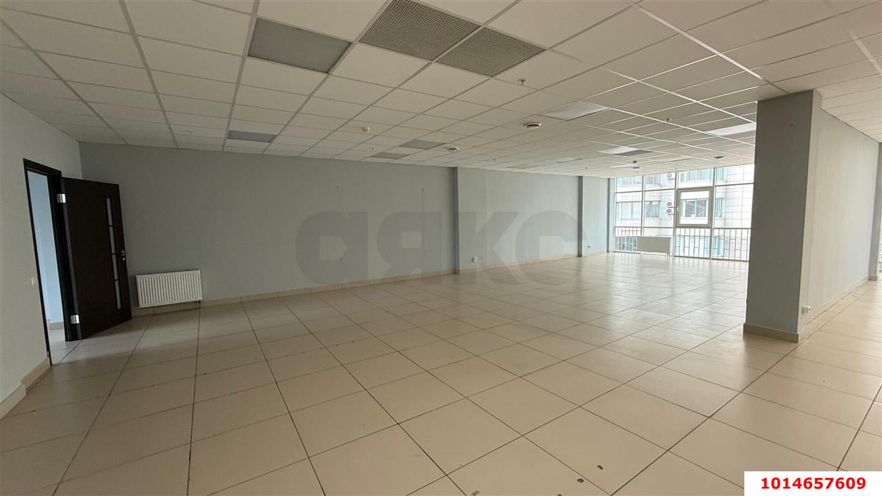 Фото №2: Торговое помещение 360&nbsp;м², 2/16&nbsp;эт. - Краснодар, Западный внутригородской округ, мкр. Центральный, ул. Кубанская набережная, 33