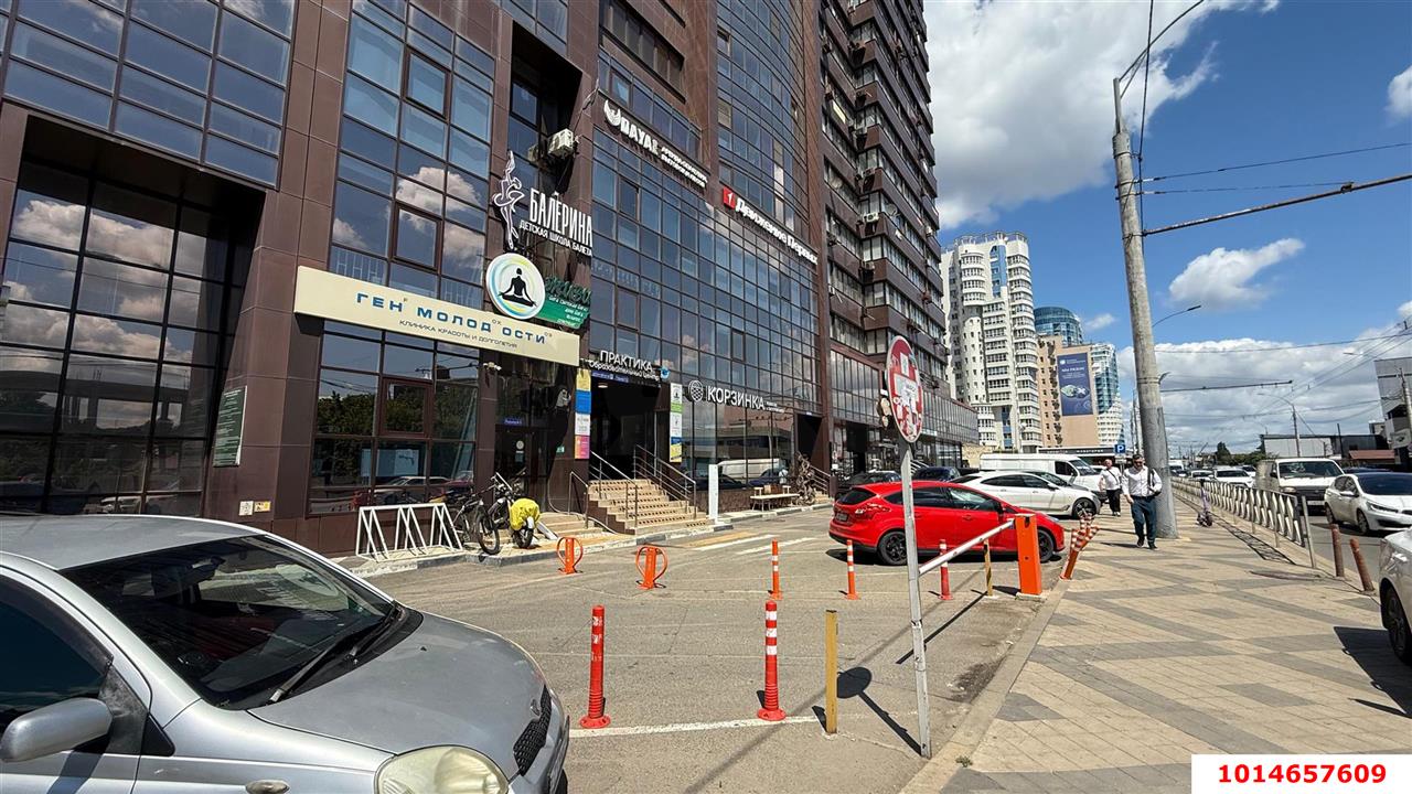 Фото №4: Торговое помещение 360&nbsp;м², 2/16&nbsp;эт. - Краснодар, Западный внутригородской округ, мкр. Центральный, ул. Кубанская набережная, 33
