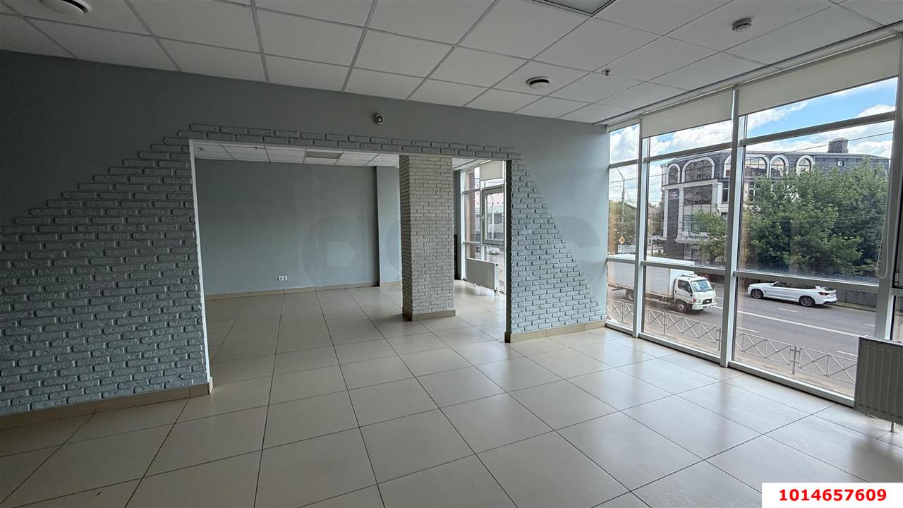 Фото №3: Торговое помещение 360&nbsp;м², 2/16&nbsp;эт. - Краснодар, Западный внутригородской округ, мкр. Центральный, ул. Кубанская набережная, 33