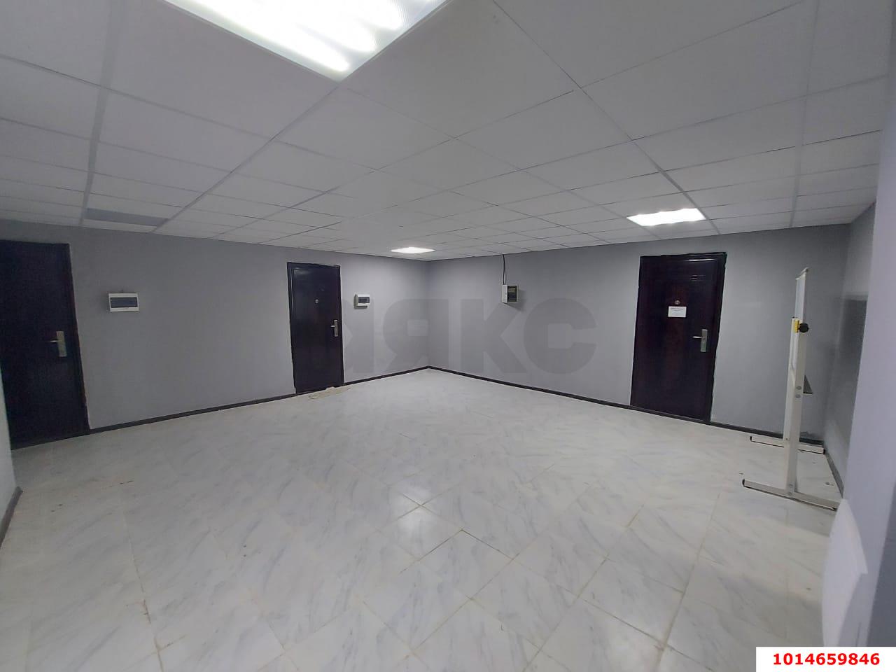 Фото №3: Торговое помещение 62&nbsp;м², 3&nbsp;эт. - Краснодар, Прикубанский внутригородской округ, мкр. Северный, ул. Пригородная, 107