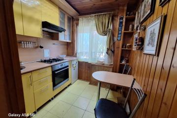Фото №1: 2-комнатная квартира 44 м², 1/5 эт. - Краснодар, мкр. Гидростроителей, ул. имени В.Н. Мачуги, 80/1