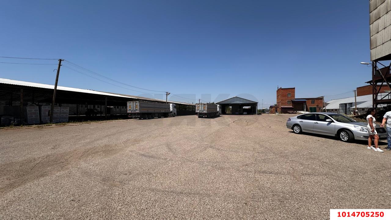 Фото №3: Коммерция 1470&nbsp;м², 1/1&nbsp;эт. - Новотитаровская, ул. Луначарского, 426Д